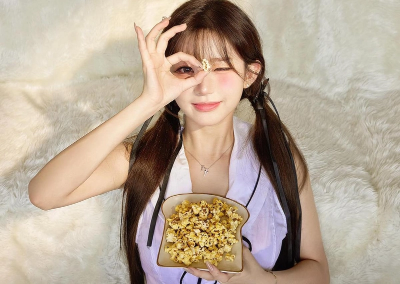 “윙크는 어렵지만 웃음은 가득”…이주은, 여름 햇살 아래 순수 매력→귀여움 폭발 / 치어리더 이주은 인스타그램