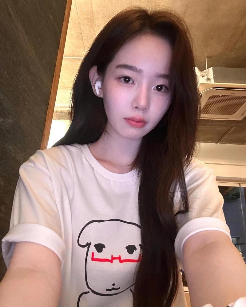 “안경 척”…설지원, 여름밤의 잔잔함→청순 무드 가득 / 배우 설지원 인스타그램