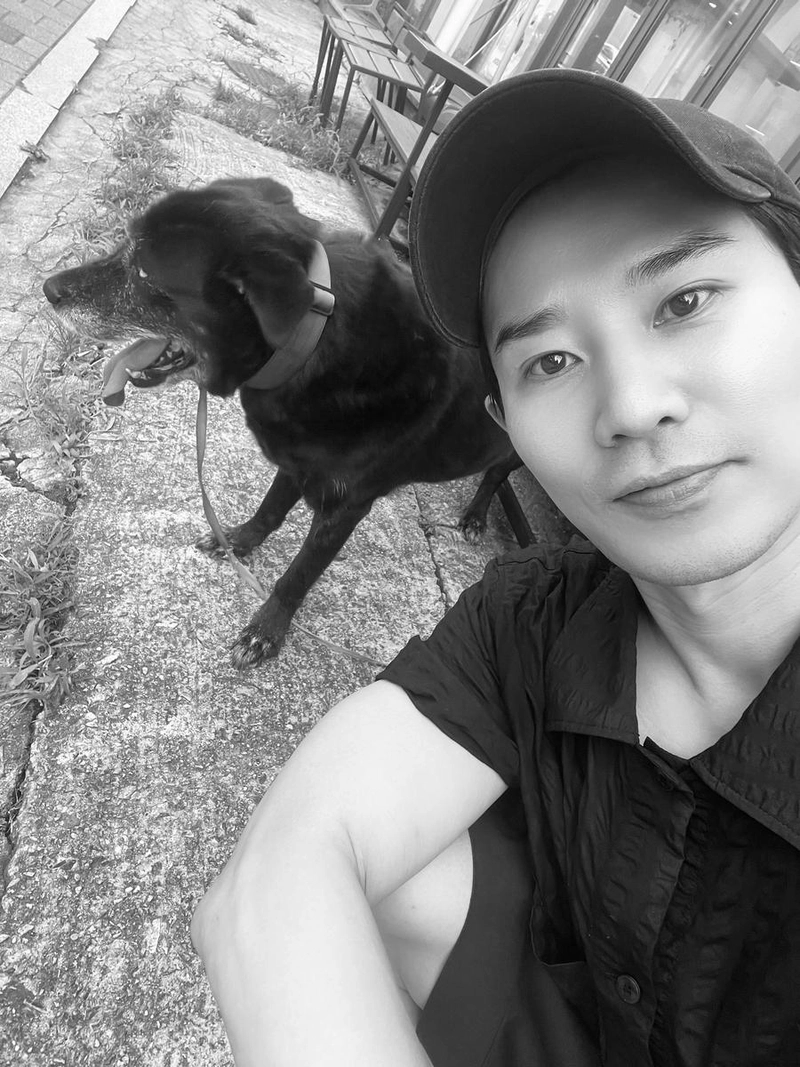 “남단에서 북단으로”…이충구, 반려견과의 동행→여름밤 감성 가득 / 배우 이충구 인스타그램