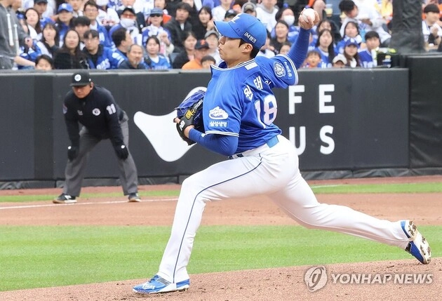 “24일 만에 복귀”…삼성 원태인, SSG 화이트와 토종·외인 에이스 맞대결 / 연합뉴스
