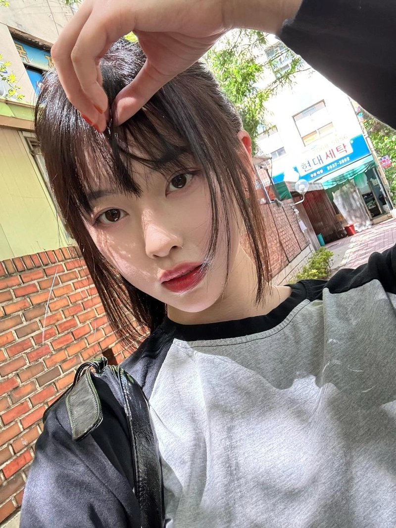 “햇살 닿는 거리에서”…고말숙, 여름 담은 눈빛→설렘 가득 셀카 / 인플루언서 고말숙 인스타그램