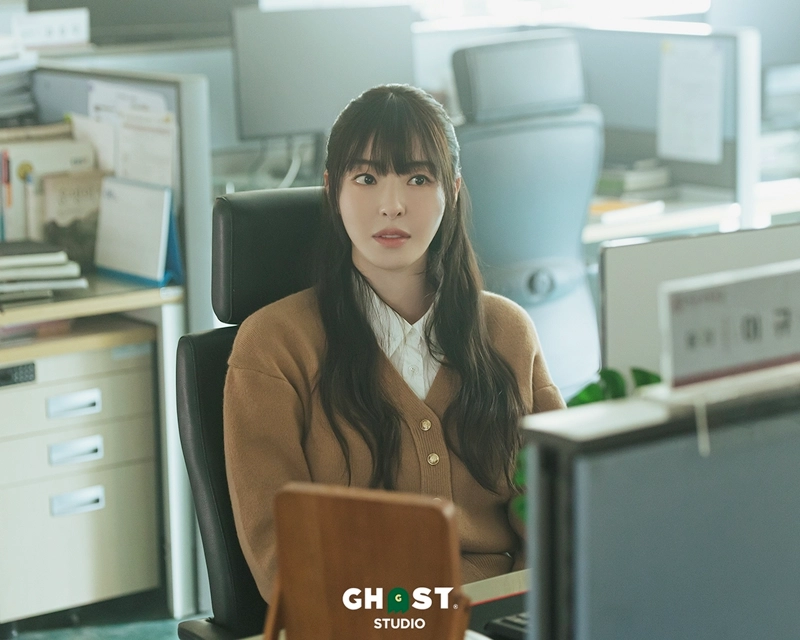 “아슬아슬한 눈빛”…이다희, ‘S라인’ 속 미스터리한 완급조절→극 분위기 압도