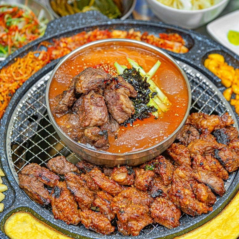 오늘N 소갈빗살 황칠 숙성의 마법…이휘준, 별미 행진→직장인 심장 흔든 한 끼