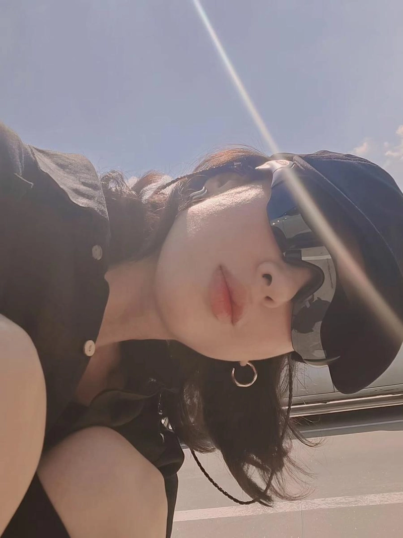 “Good day”…김민정, 한여름 태양 아래→청량한 반전 셀카 / 배우 김민정 인스타그램