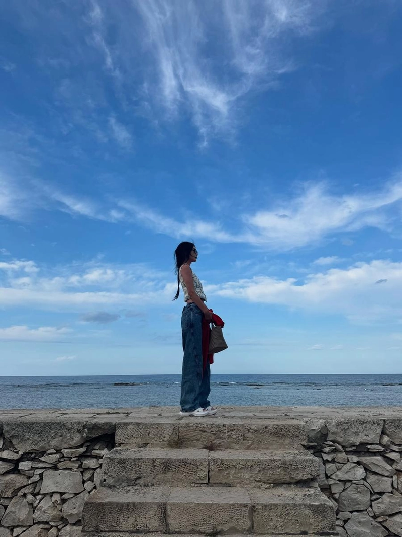 “작은 순간이 머물렀다”…한예슬, 여름 바다 위→찰나의 고요 담다 / 배우 한예슬 인스타그램