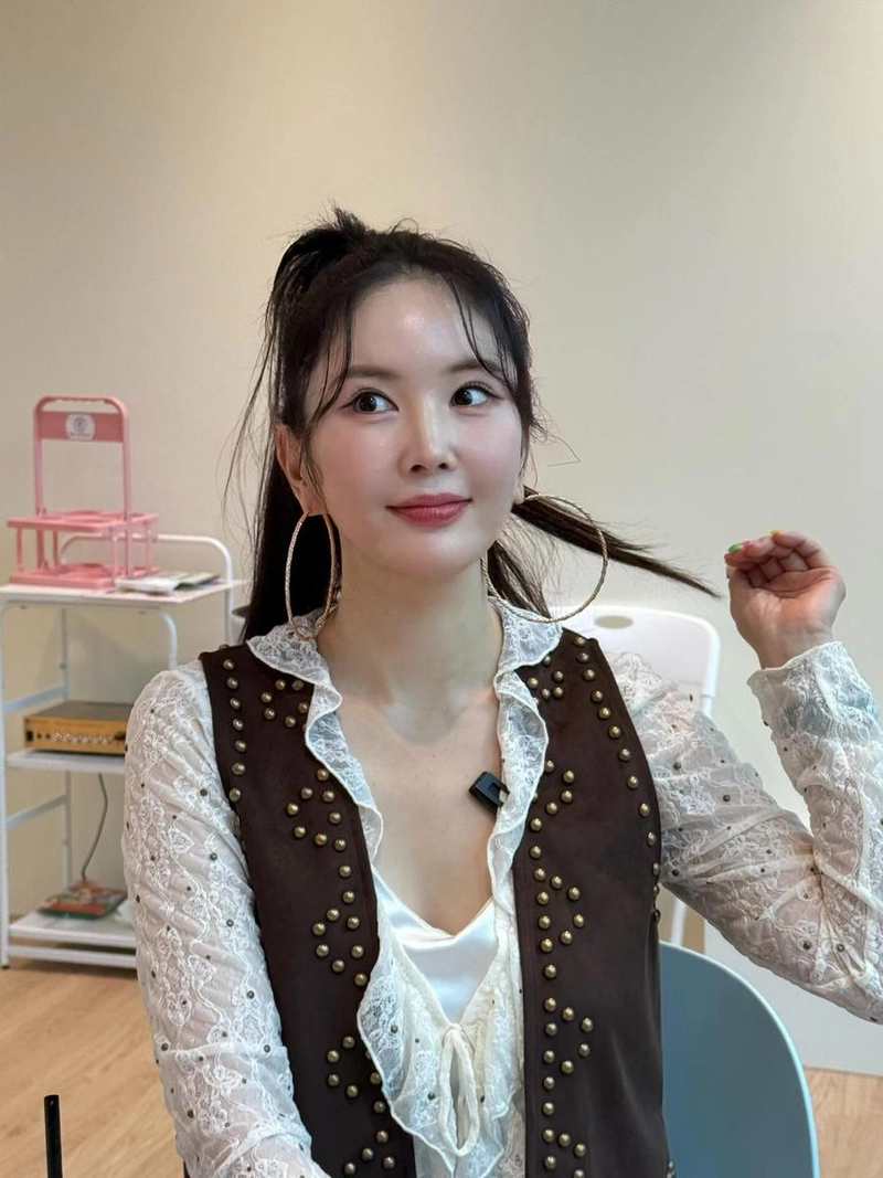 “오늘이 제일 젊고 예쁜날”…장영란, 해맑은 미소→반짝이는 여름 순간 / 방송인 장영란 인스타그램