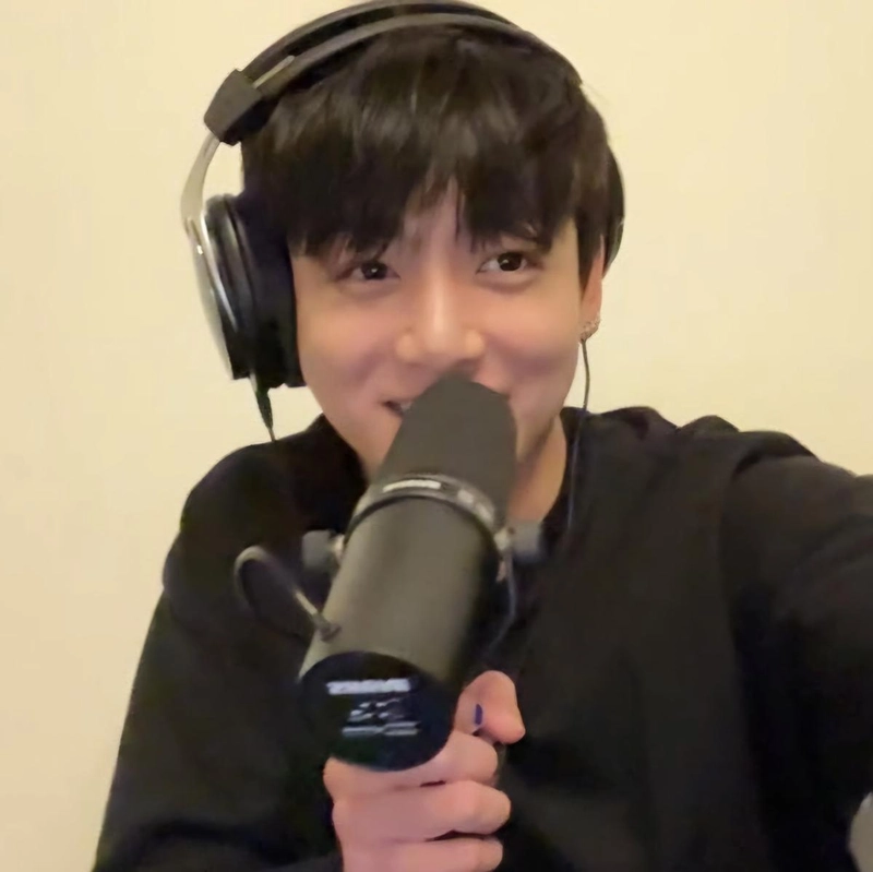 “달콤한 꿀보이스에 전 세계가 들썩”…방탄소년단 정국, ‘보고 싶었네 많이’ 라이브→실시간 2천만 시청 돌파