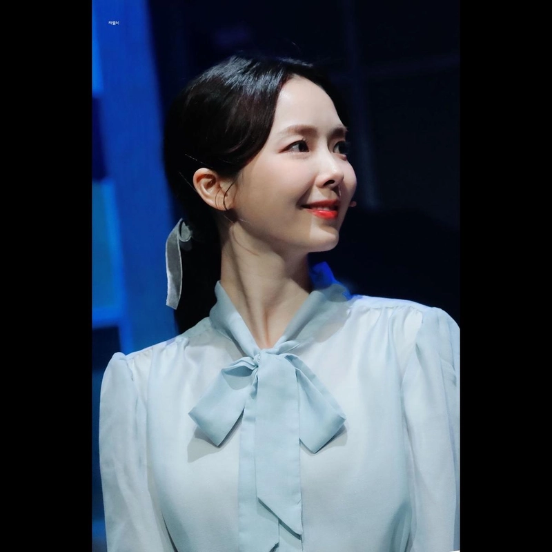 “고맙고 감사한 마음”…효은, 온기 담긴 미소→여름 무대 위 청초함 / 뮤지컬배우, 가수 효은 인스타그램