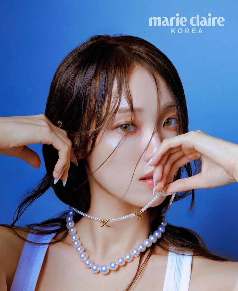 “청명 속 몽환의 시선”…이성경, 섬세한 여름빛→감각적 화보 변주 / 배우 이성경 인스타그램