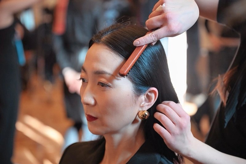 “A moment of slow brushing and deep breathing”…김주령, 고요한 준비→자기 자신과의 침잠 / 배우 김주령 인스타그램