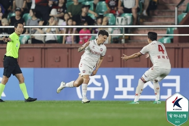 “윌리안 멀티골 작렬”…수원FC, 포항에 5-1 대승 시즌 첫 연승 / 연합뉴스