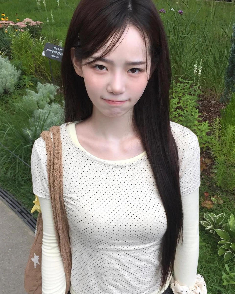 “너무너무 더워”…설지원, 무더위 속 청량 표정→여름 한가운데에서 / 배우 설지원 인스타그램