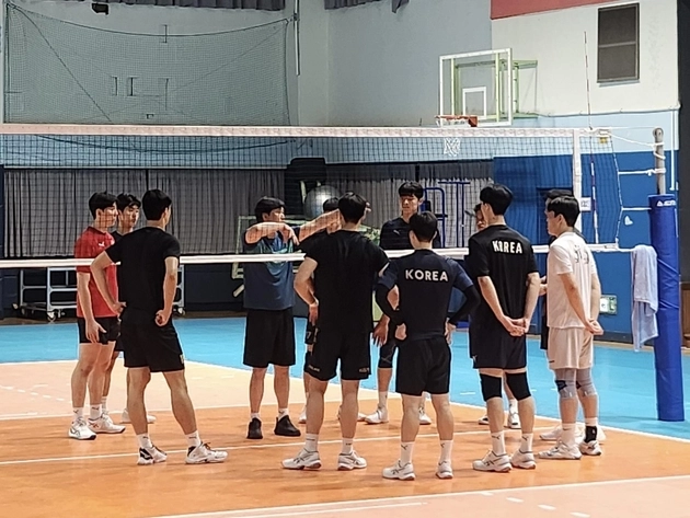 “세계선수권 동반 출격”…U-21 남녀배구 대표팀, 16강 진출 목표 담금질 / 연합뉴스