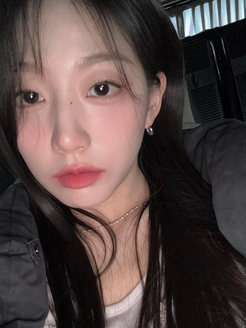 “무심히 스며든 여름 새벽”…정예인, 투명한 시선→청량 감성 폭발 / 걸그룹 러블리즈 정예인 인스타그램
