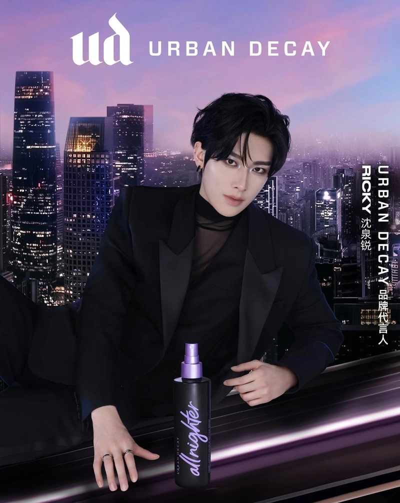“제로베이스원 리키, 올블랙 카리스마 폭발”→글로벌 뷰티 모델·신곡 선공개에 기대 집중 / 웨이크원