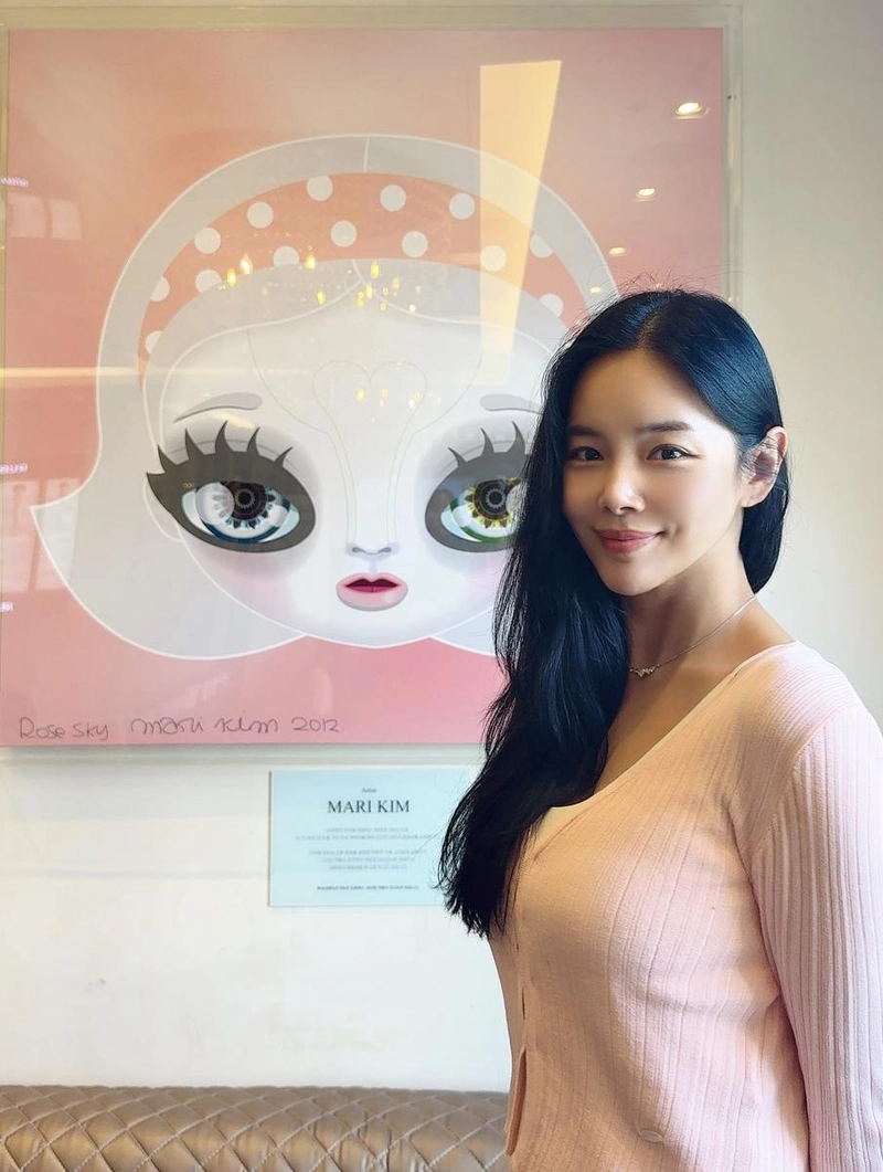 “나이는 숫자, 관리는 필수”…조정민, 관리 비결→여름빛 동안 미모 / 가수, 배우 조정민 인스타그램