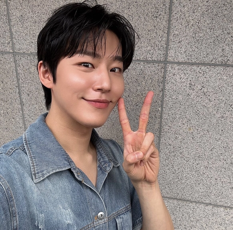 “더위조심”…원태민, 청량한 미소→여름날 에너지 / 배우 원태민 인스타그램