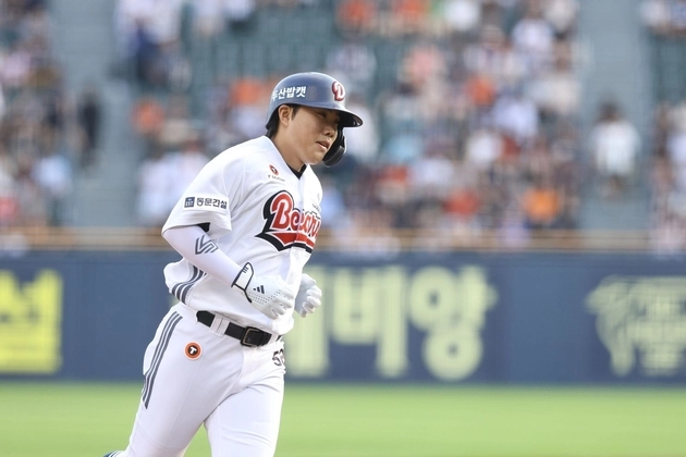 “5홈런 폭발”…두산, 단독 선두 한화 10연승 저지 13-2 완승 / 연합뉴스