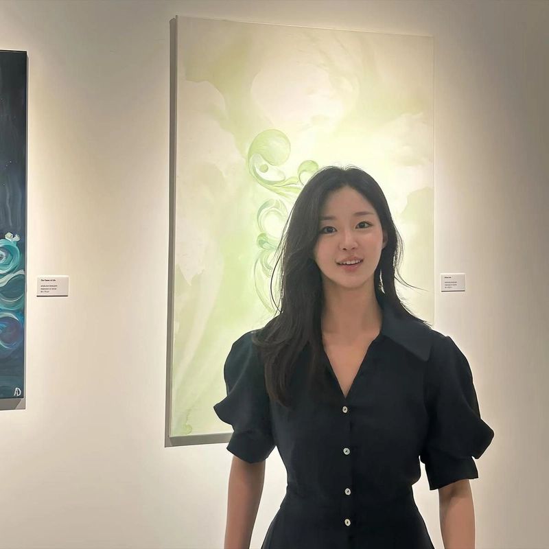 “일곱살 여름밤의 냄새처럼”…김수아, 전시회 속 깊은 여운→감성 회복 / 하트페어링 출연자 김수아 인스타그램