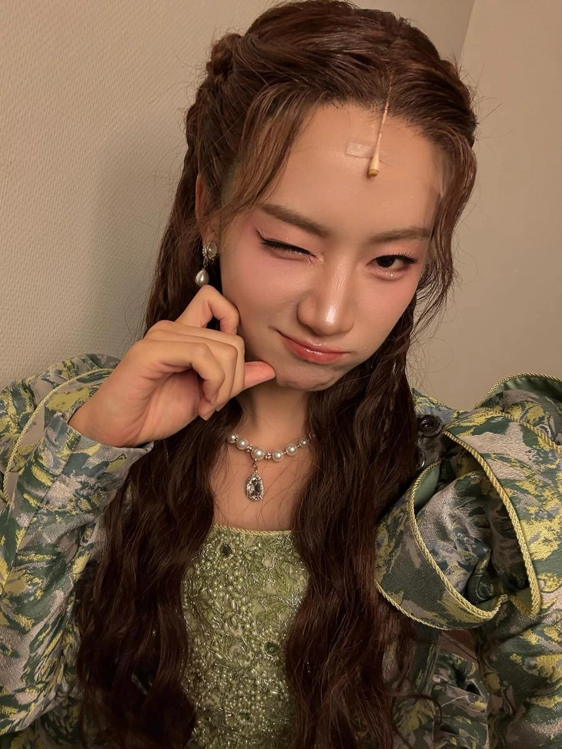 “너무 행복한 시간”…박주현, 드레스로 전한 여름밤→설렘 폭발 셀카 / 배우 박주현 인스타그램