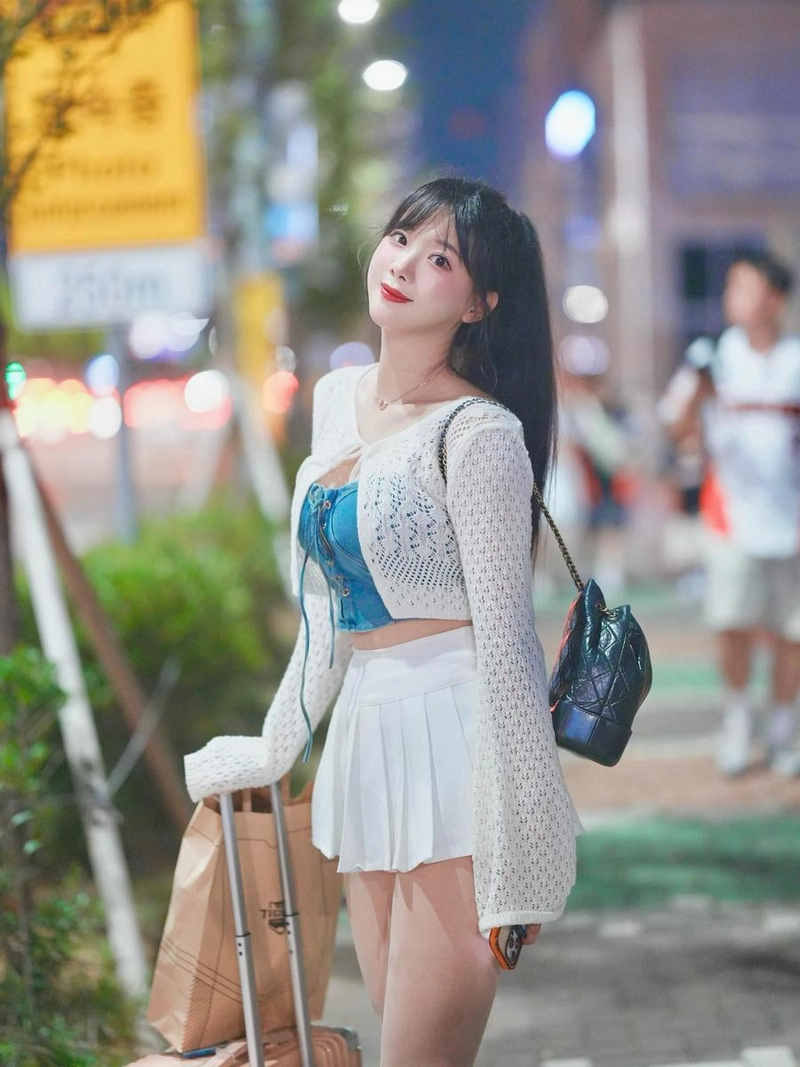 “요즘 너무 더워 죽을맛”…김한나, 한밤 도심→여름밤 감성 가득 출근길 / 치어리더 김한나 인스타그램