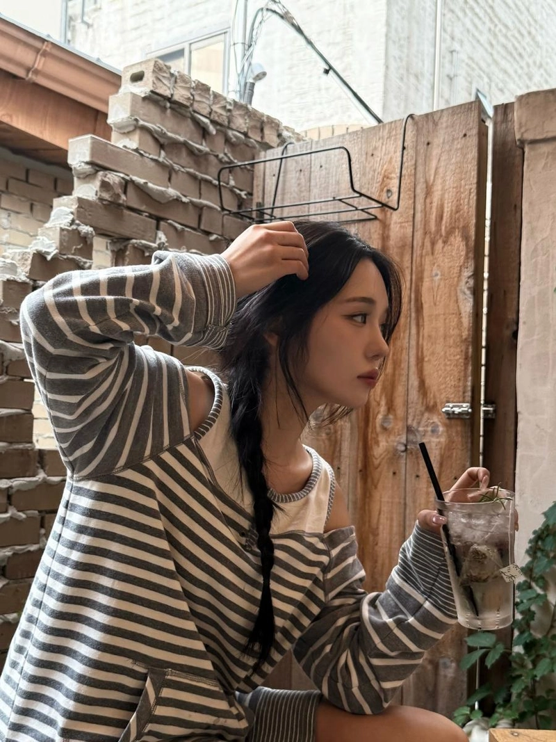 “잔말말고 에어컨 파워 냉방으로 틀어”…노지선, 여름 무더위→청량한 휴식 / 걸그룹 프로미스나인 노지선 인스타그램