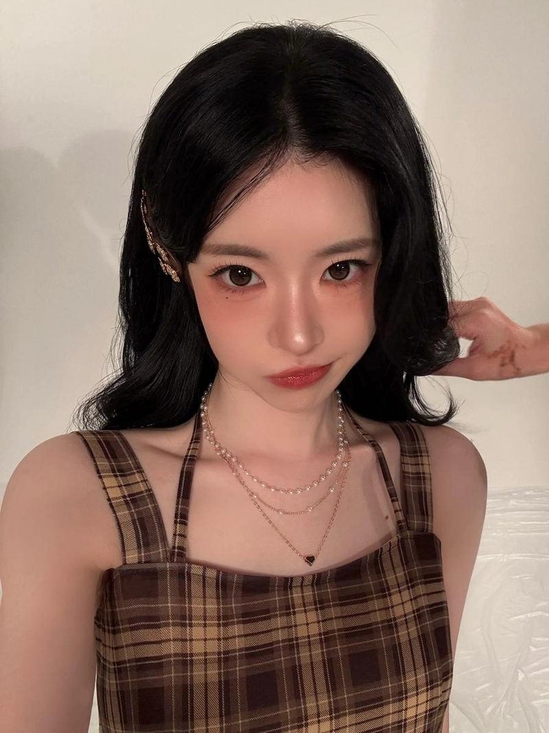 “일본에서의 첫 순간을 다시”…유혜원, 설렘 가득 얼굴→여름 변신 / 커플팰리스2 출연자 모델 유혜원 인스타그램