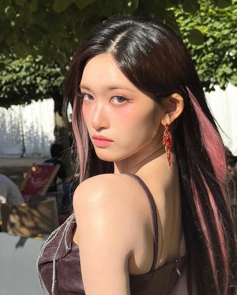 “Je t’aime”…이서, 여름의 태양 아래→파리지앵 무드 완성 / 걸그룹 아이브 이서 인스타그램