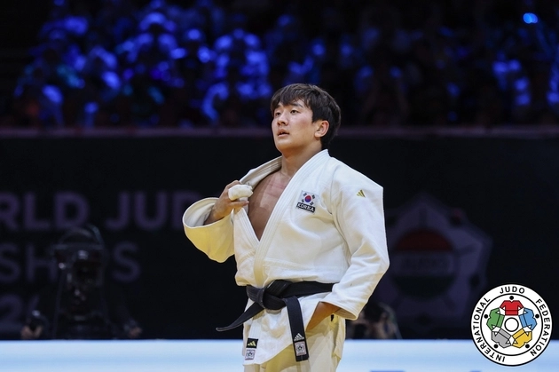 “소매들어업어치기 한판”…이준환, 하계U대회 남자 81㎏ 동메달 획득 / 연합뉴스