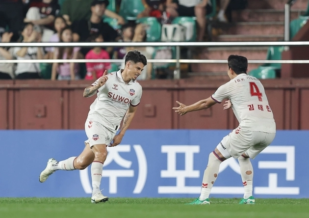 “프리킥·헤더 연속골”…윌리안, 수원FC 5-1 대승 이끌며 라운드 MVP / 연합뉴스