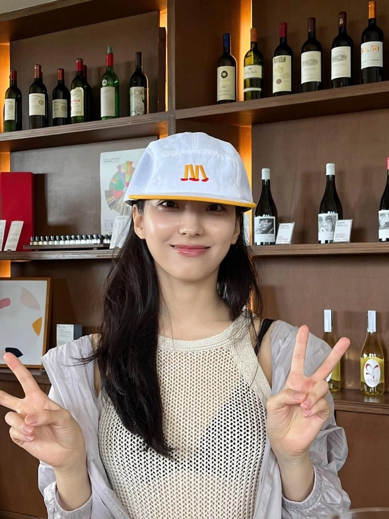 “햇살 가득 미소”…이새롬, 여름 오후→청량 에너지 완성