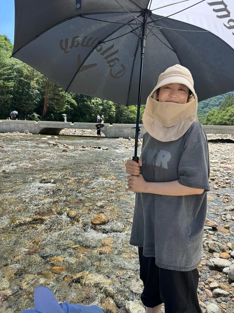 “여름방학 시작”…유혜주, 청량한 계곡 물가→자연에 스며든 휴식 / 인플루언서 유혜주 인스타그램