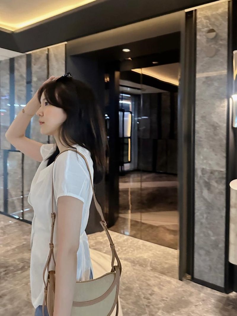 “흐르는 순간을 담아”…장예은, 여름 오후→도시 감성 물씬 / 아나운서 장예은 인스타그램