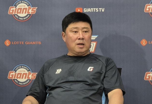 “시즌 9경기 7승 투구 괴력”…감보아, 최다 이닝 투구에도 김태형 감독 신뢰 / 연합뉴스