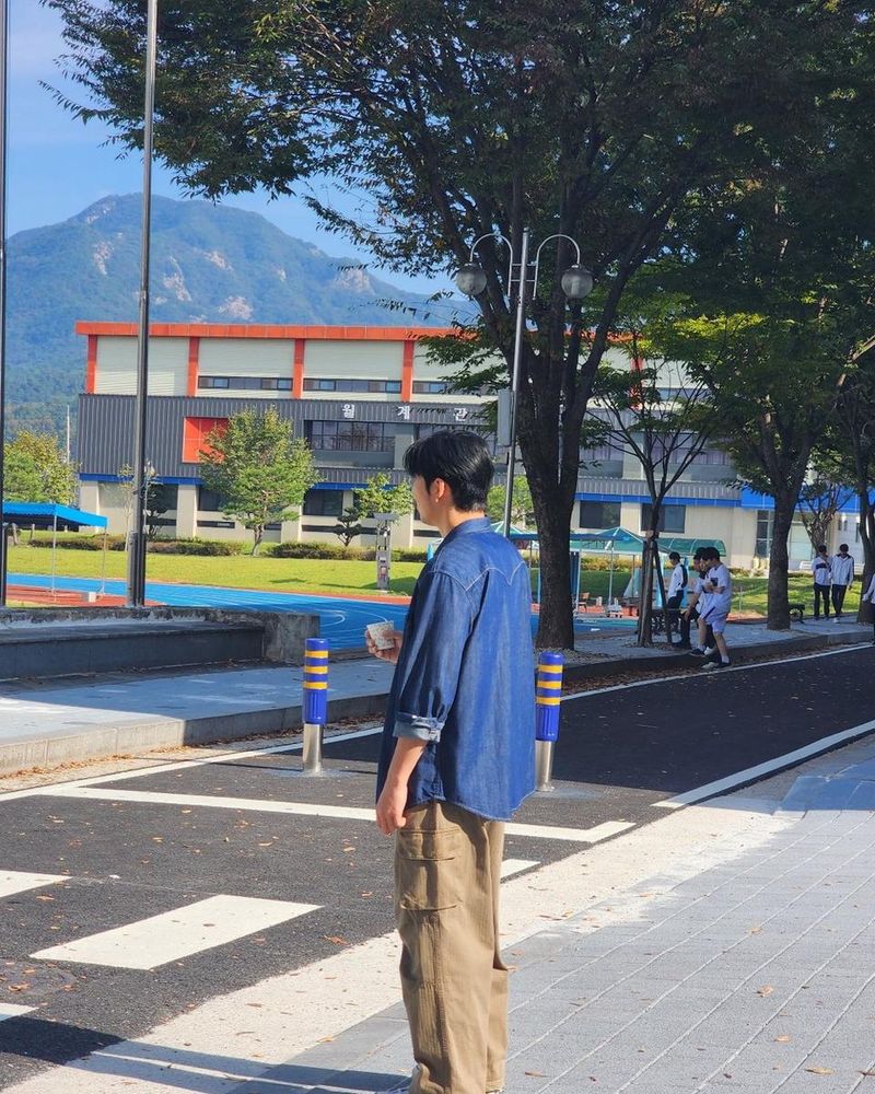 “오늘 저녁의 설렘”…윤계상, 새로운 시작→여름 햇살 아래 청량 감성 / 배우 윤계상 인스타그램