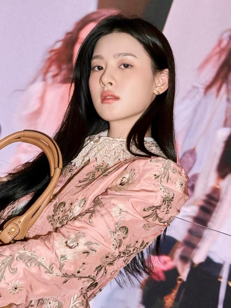 “섬세함이 머문 순간”…주하늘, 고요한 시선→우아함의 정점 / 하트페어링 출연자 모델 주하늘 인스타그램