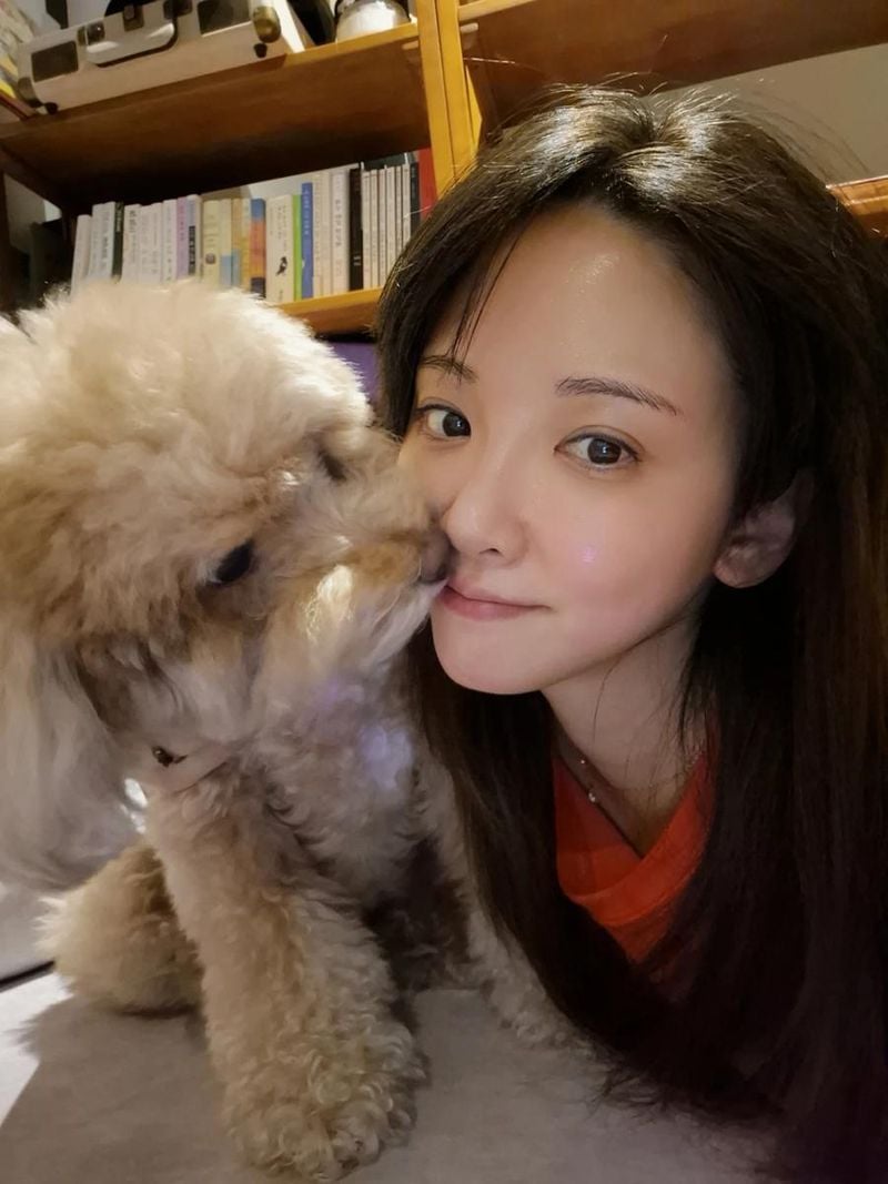 “몽무와 함께한 포근한 저녁”…김민아, 다정한 일상→따스한 반전 / 방송인 김민아 인스타그램
