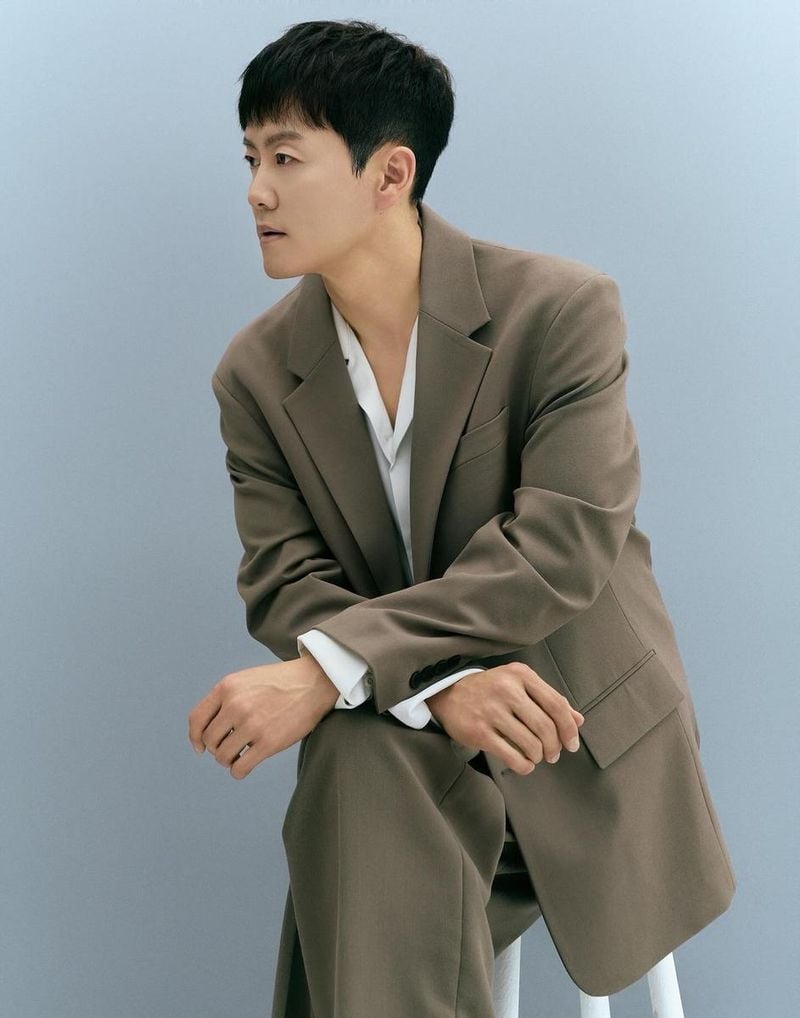 “차분한 기운이 흐른다”…전우성, 여름 오후→담담한 시선의 품격 / 노을 전우성 인스타그램