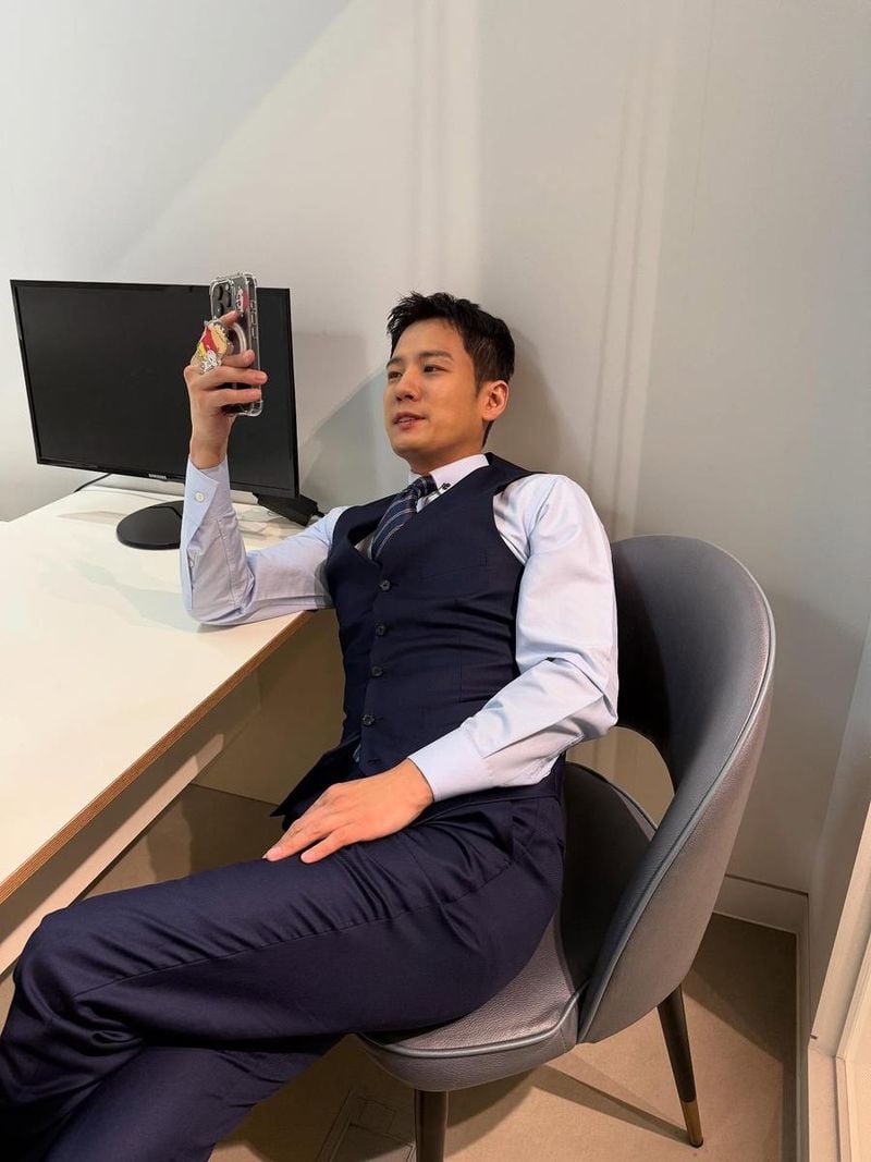 “퍼질러지자”…서준영, 여름 저녁 속 지친 어깨→고단한 일상 위 휴식 / 배우 서준영 인스타그램
