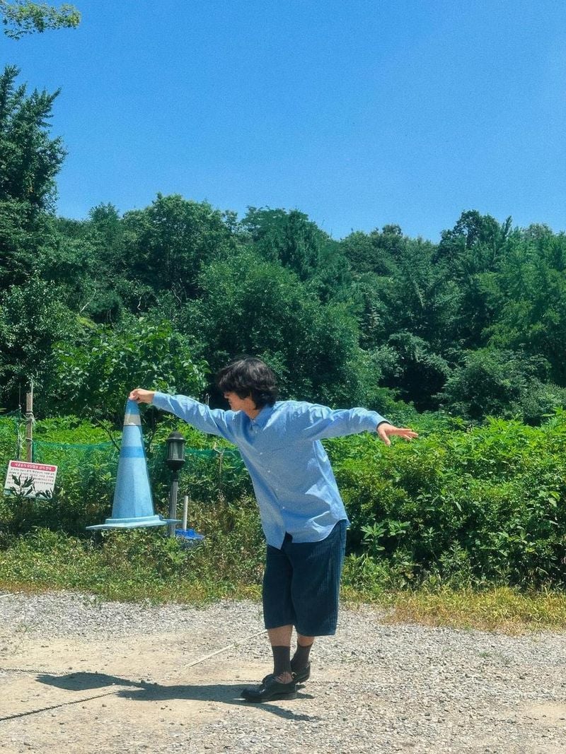“대단한날씨였다”…최정훈, 여름 햇살 아래→자유 비행 순간 / 잔나비 최정훈 인스타그램
