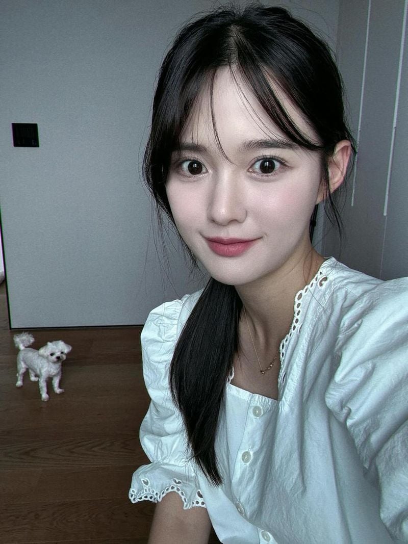 “고요한 여름밤 속 산뜻한 미소”…남보라, 잔잔함 가득→순백의 셀카 / 배우 남보라 인스타그램