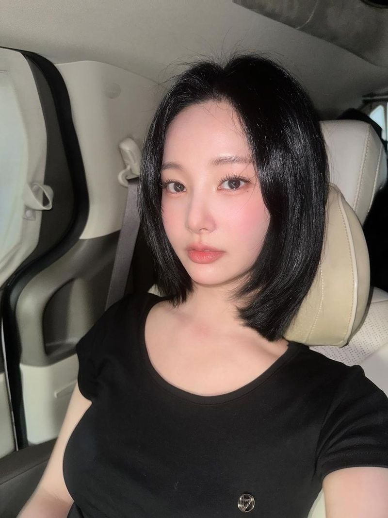 “깊어지는 여름밤, 눈빛에 머문 감정”…연우, 고요함 속 존재감→흑발 단발로 시선 압도 / 배우 연우 인스타그램
