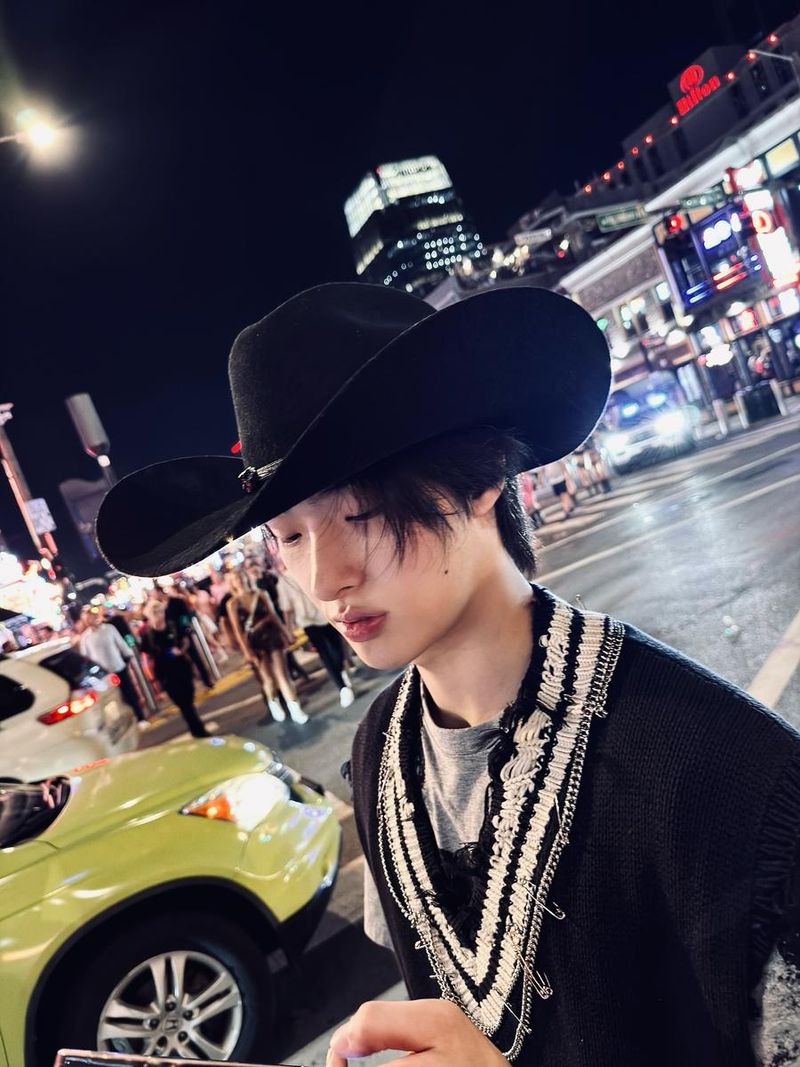 “Country night의 설렘”…민기, 내쉬빌 밤거리→카우보이 무드 번짐 / 그룹 에이티즈 민기 인스타그램