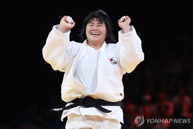 “안다리걸기 절반승”…김하윤·김종훈, 하계U대회서 동반 금메달 / 연합뉴스