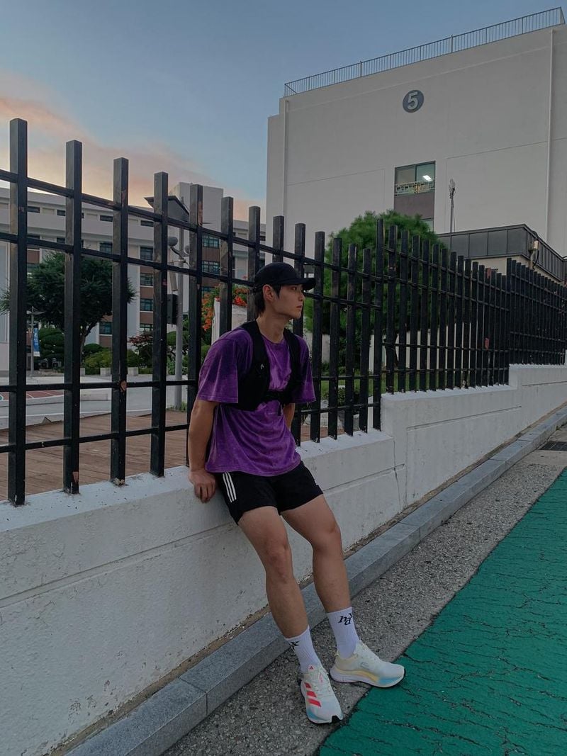 “일단 달려”…김광태, 여름 저녁의 질주→자유를 입다 / 환승연애3 출연자 모델 김광태 인스타그램