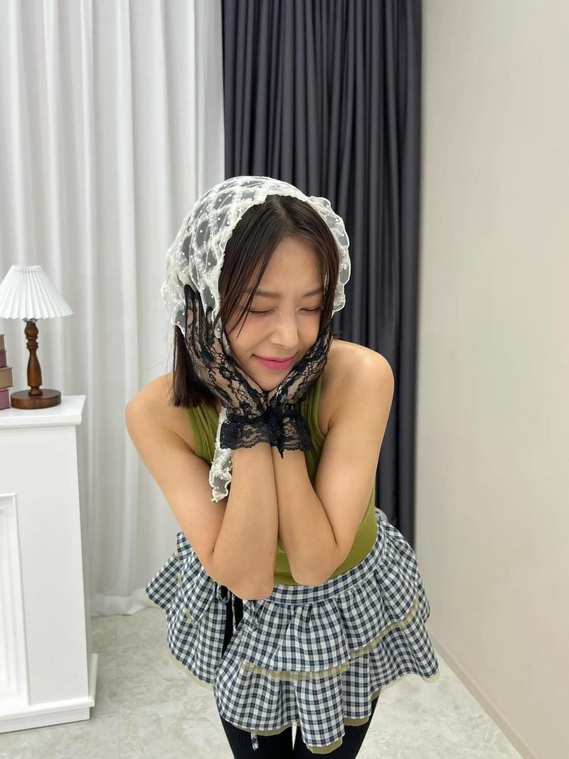 “unpretty? so pretty?”…유빈, 순수와 반전→빈티지 감성 포착 / 걸그룹 원더걸스 유빈 인스타그램