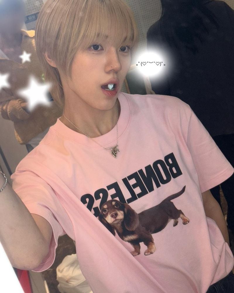 “핑크색으로 채운 하루”…성민, 자유로움 속 청량 에너지→여름 셀카 / 그룹 크래비티 성민 인스타그램
