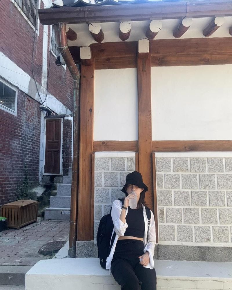 “한여름, 느리게 멈춘 순간”…신현빈, 여백 속 휴식→청량한 일상 / 배우 신현빈 인스타그램