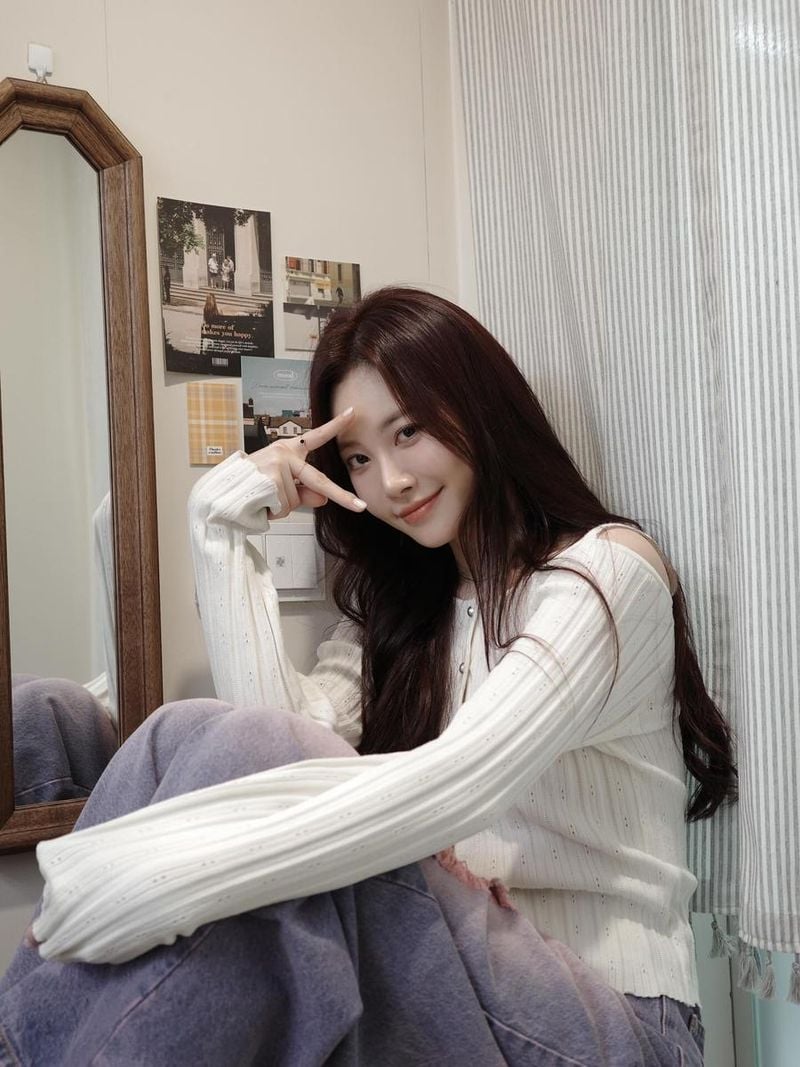 “잔잔한 오후 햇살처럼”…유라, 사색 담은 시선→여름 감성 일상 / 걸그룹 걸스데이 유라 인스타그램