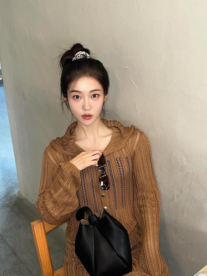 “뜨거운 여름 오후”…송지우, 햇살 아래 담담함→고요한 여운 / 배우 송지우 인스타그램